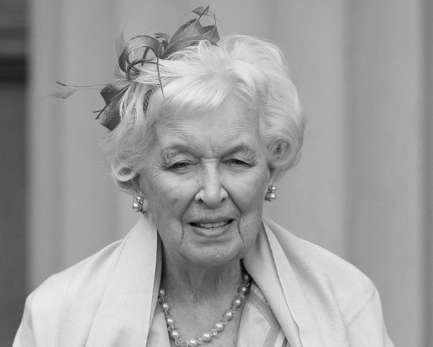 June Whitfield nie żyje