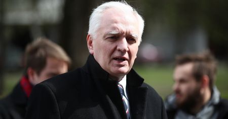 Pierwsze tarcia w rządzie. Gowin nie chce się zgodzić na wyższe emerytury minimalne