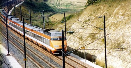Pierwszy pociąg TGV po 40 latach wysłany na emeryturę. W Polsce wciąż marzymy o takich prędkościach