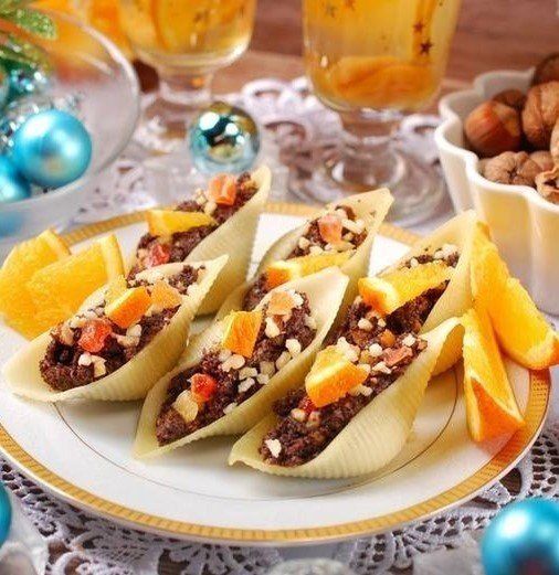 Muszle z masą makową.