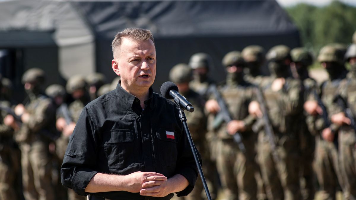 Minister obrony narodowej Mariusz Błaszczak w bazie wojskowej przy granicy z Białorusią
