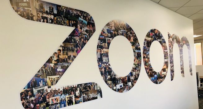 Google zabronił pracownikom korzystania z Zooma. Wcześniej zrobił to SpaceX Elona Muska