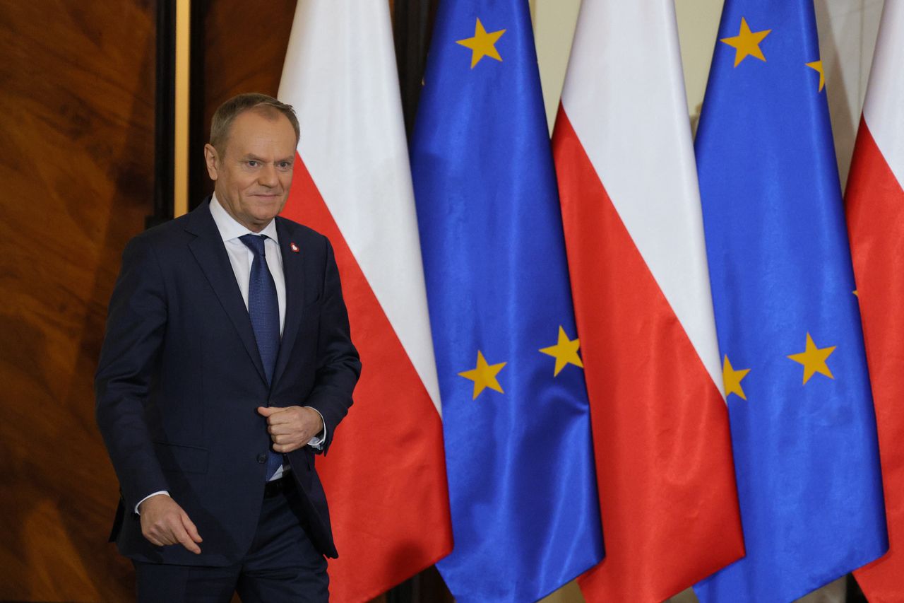 Tusk pytany o telefon Kaczyńskiego do b. prezesa TVP. "Uff. Kamień z serca mi spadł"