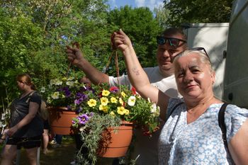 Drugi dzień Targów Rolniczych w Kalsku zgromadził tłumy klientów. Sprzedawcy chwalą też pierwszy dzień. Pogoda sprzyja zakupom