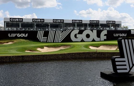 Cykl turniejów golfowych, LIV Golf Series, finansowany przez Arabię Saudyjską, pozostaje bez nadawcy telewizyjnego w Wielkiej Brytanii