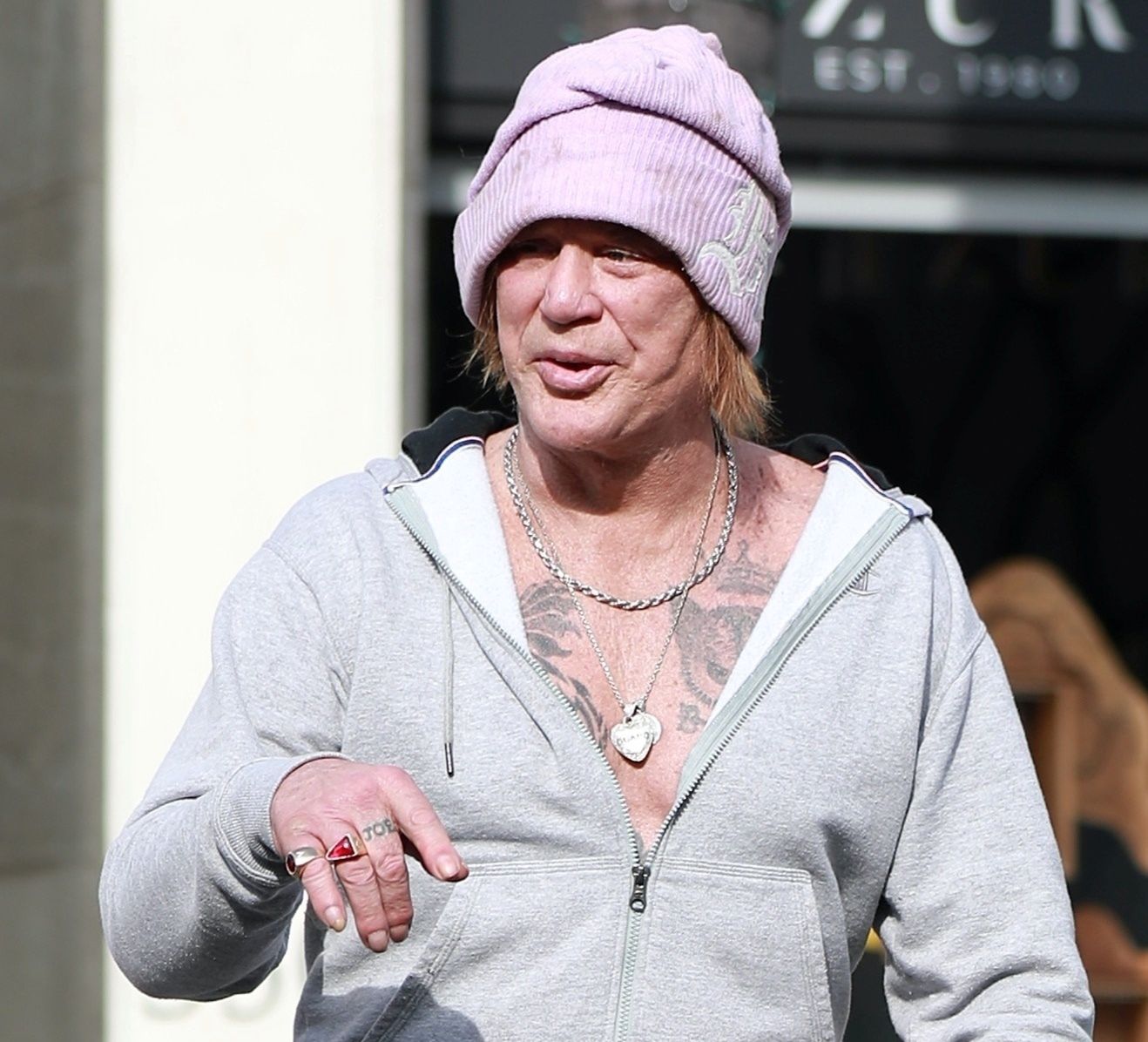 Mickey Rourke na ulicach Beverly Hills