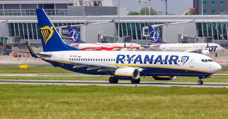 Ryanair wraca na Lotnisko Chopina i grozi palcem Modlinowi. "Jest bardzo ostrym graczem"