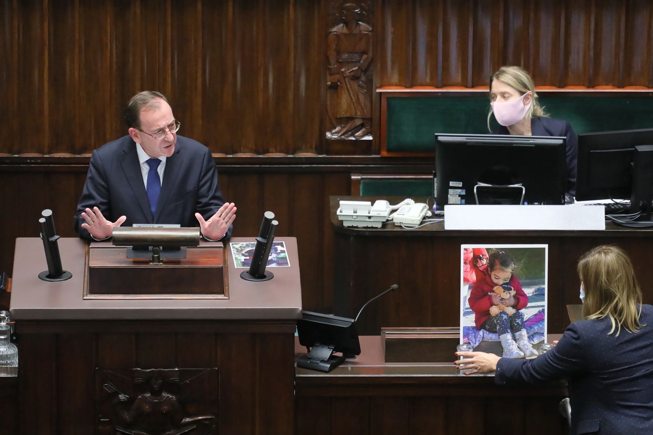 Stan wyjątkowy w Sejmie. Ostra debata i oskarżenia posłów. Kamiński zabrał głos
