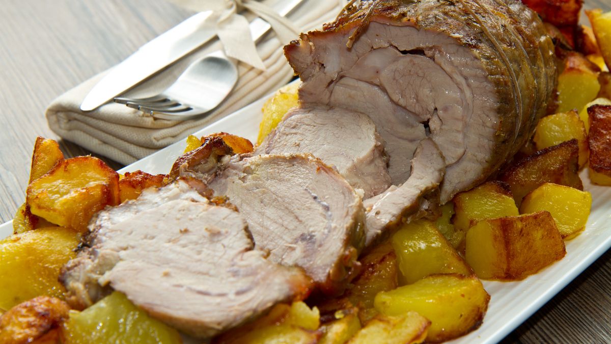 Pieczona cielęcina z ziemniakami. W sam raz na rodzinny obiad