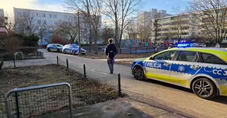 Dramat na placu zabaw w Toruniu. 12-latek stracił przytomność