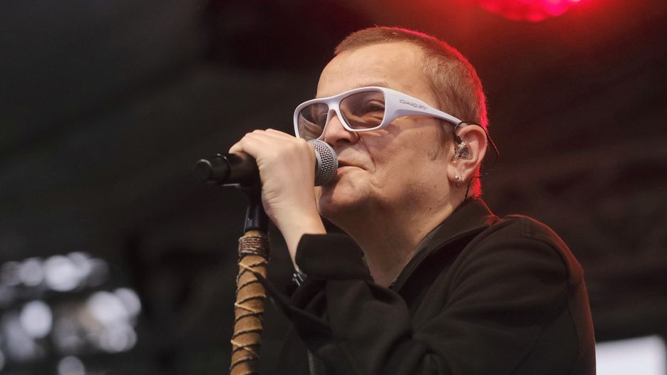 Na zdjęciu Robert Gawliński, lider zespołu Wilki.