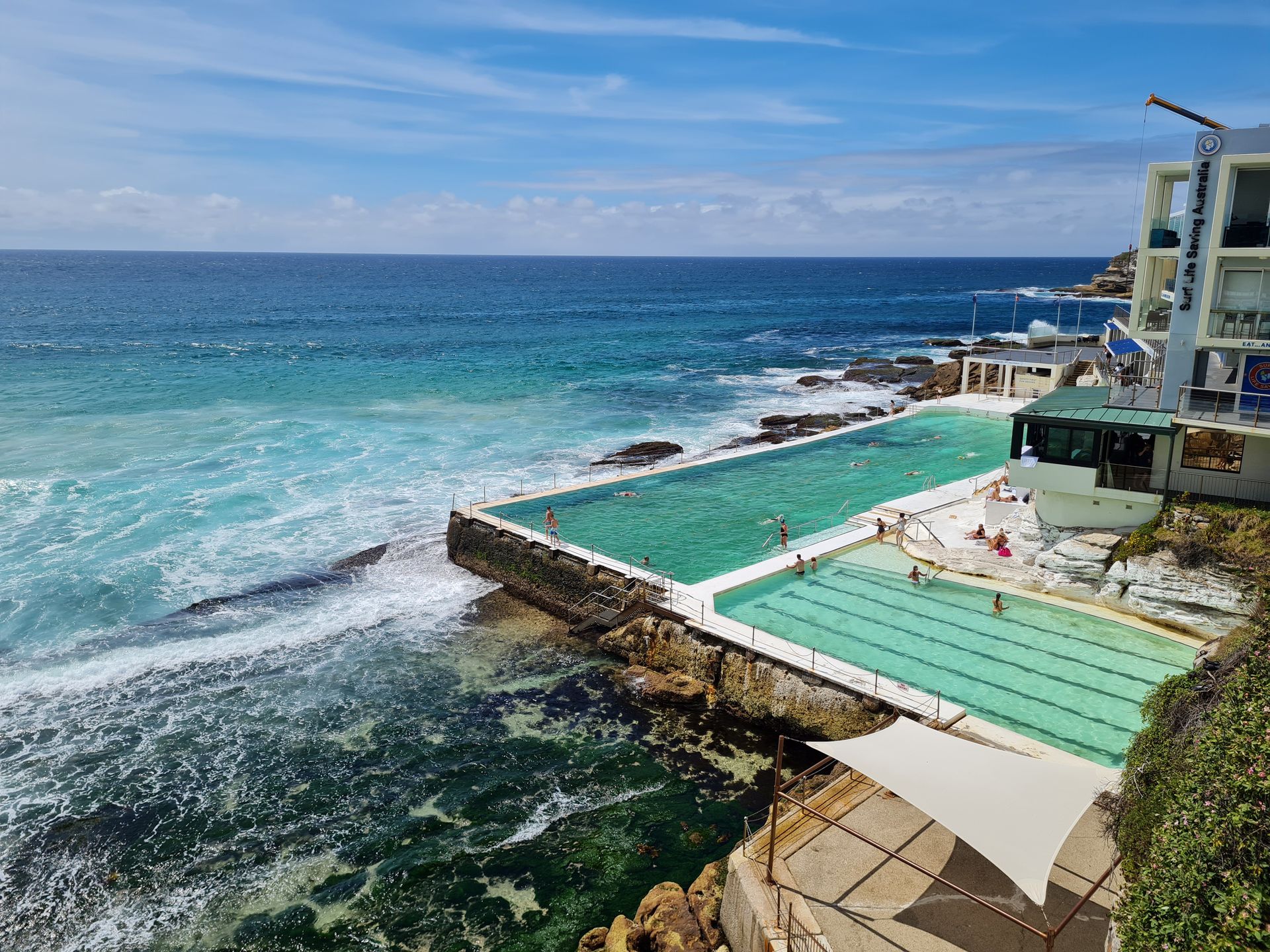 Przy plaży Bondi znajduje się wiele atrakcyjnych miejsc noclegowych