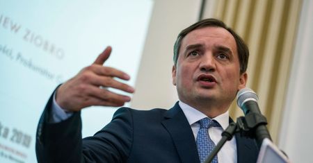 Bronił siebie i żony przed napastnikami, jednego postrzelił. Zbigniew Ziobro polecił uwolnić go z aresztu
