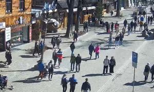 Była godz. 11:52. Zdjęcie z Krupówek. Setki osób