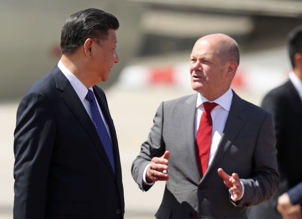 Germany will only talk to China. In the picture Xi Jinping and Olaf Scholz.
