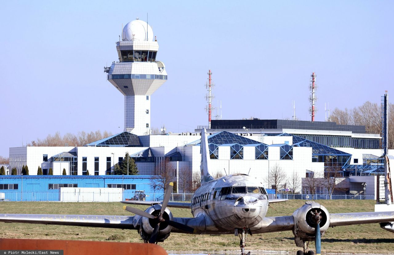 Zbliżali się do lotniska w Warszawie. Nagle wysłali sygnał o dronie