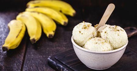 Przepis na lody bananowe. Wystarczą dwa składniki i jesz pyszny deser!