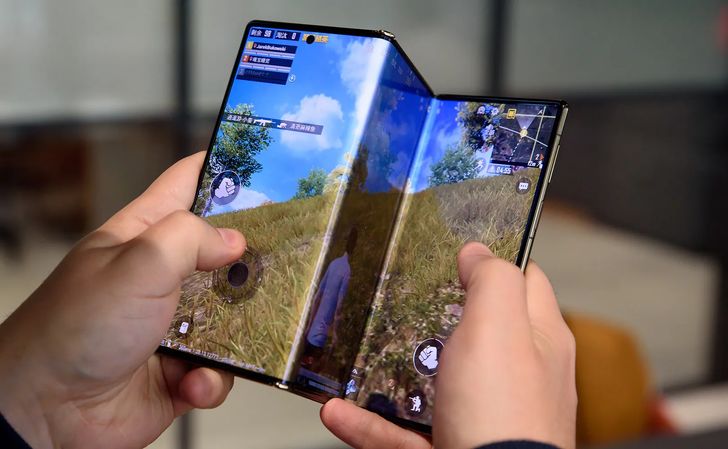 Huawei zmienia koncepcję składanych smartfonów. Historia lubi się powtarzać