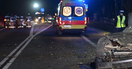 Samochód zaczynał się palić. Z okna wystawała głowa kobiety
