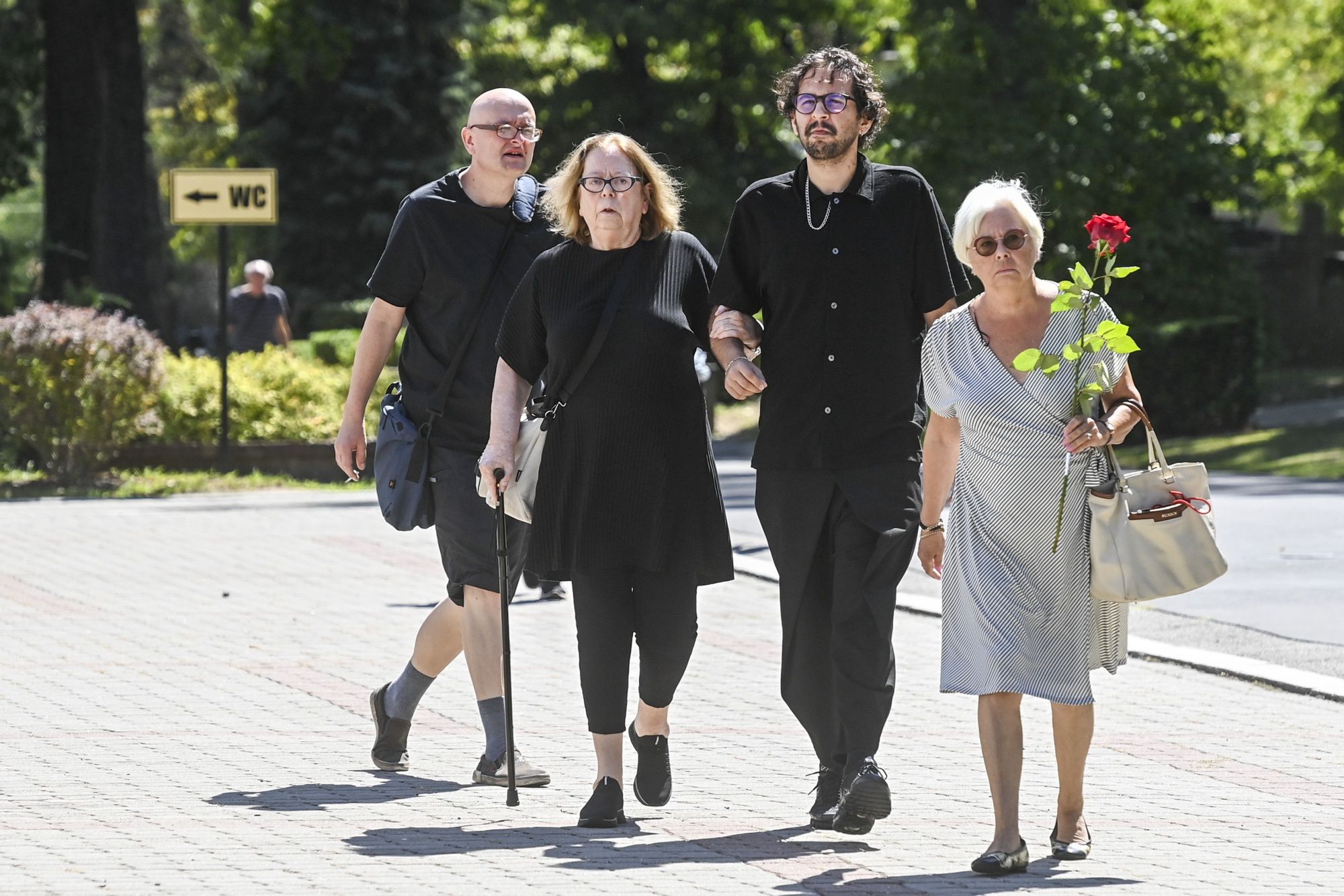 Na zdj.: Elżbieta Zapendowska, Fot. AKPA
pogrzeb, lipiec 2024, Pogrzeb Tadeusza Woźniaka, Elżbieta Zapendowska