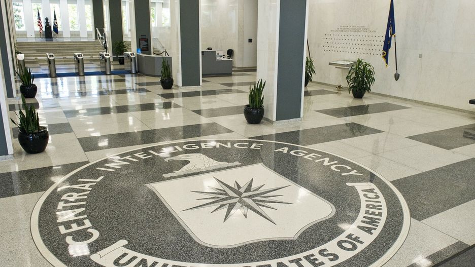 Wewn?trz biura CIA( 1227605n ) The old entrance of the Central Intelligence Agency Headquarters displaying the seal of the CIA on the floor The old entrance of the Central Intelligence Agency Headquarters, Langley, Virginia, America - 21 Sep 2010Rex Features