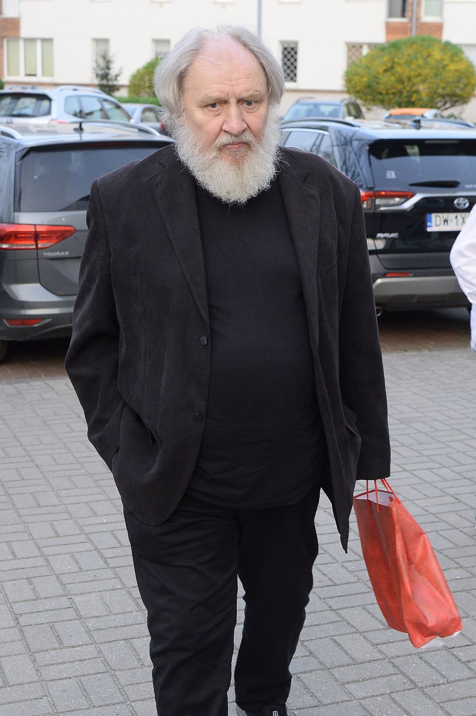 Andrzej Grabowski "przyłapany" z młodszą ukochaną. Nie chcieli się rzucać w oczy! 