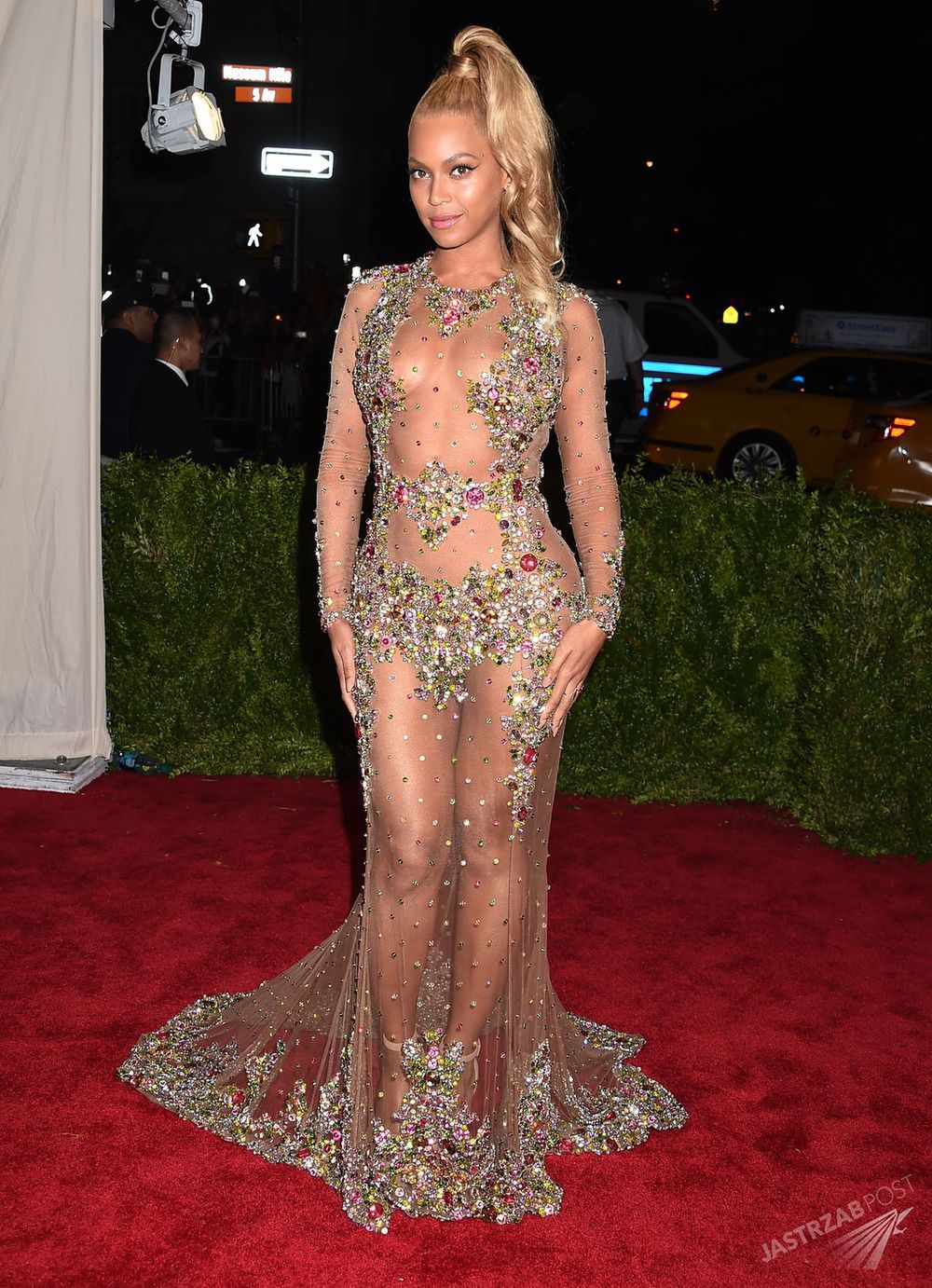 Beyonce w kreacji od Givenchy