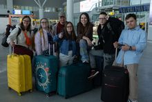 Uczestnicy i prowadząca "Down the road. Zespół w trasie"