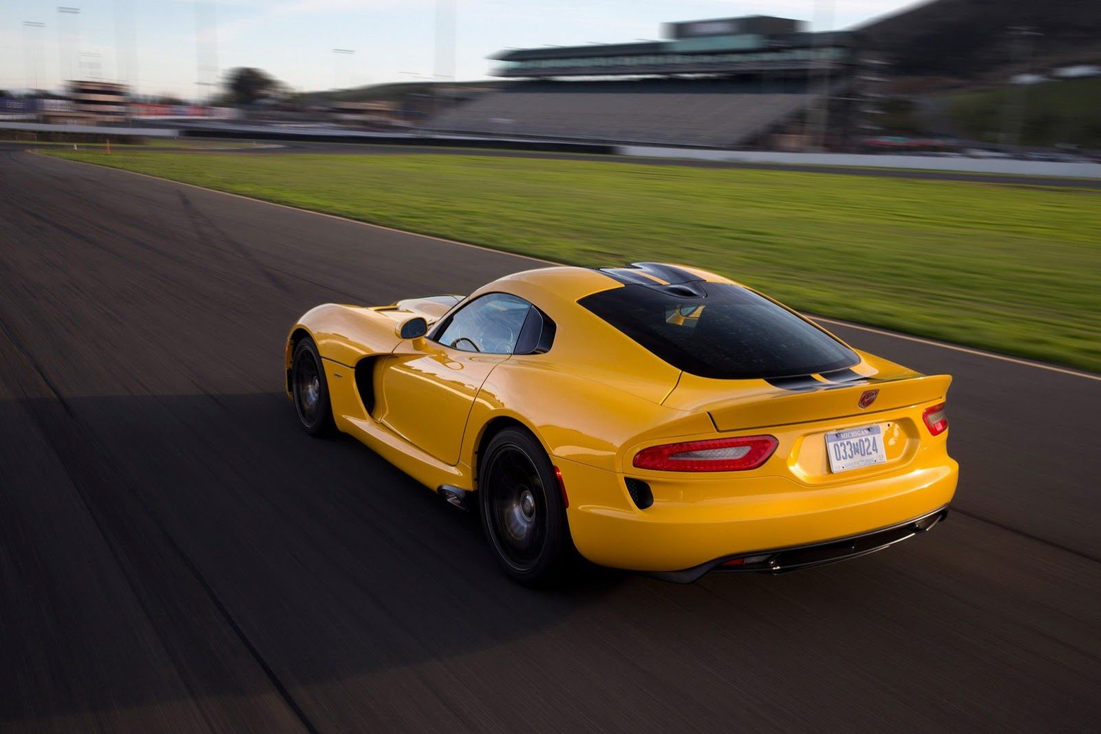 2013 SRT Viper - w żółci, czerwieni, czerni i niebieskim [aktualizacja] 84