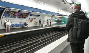 Część Paryża bez prądu. Stanęło metro, nie kursują pociągi