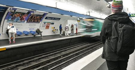 Część Paryża bez prądu. Stanęło metro, nie kursują pociągi