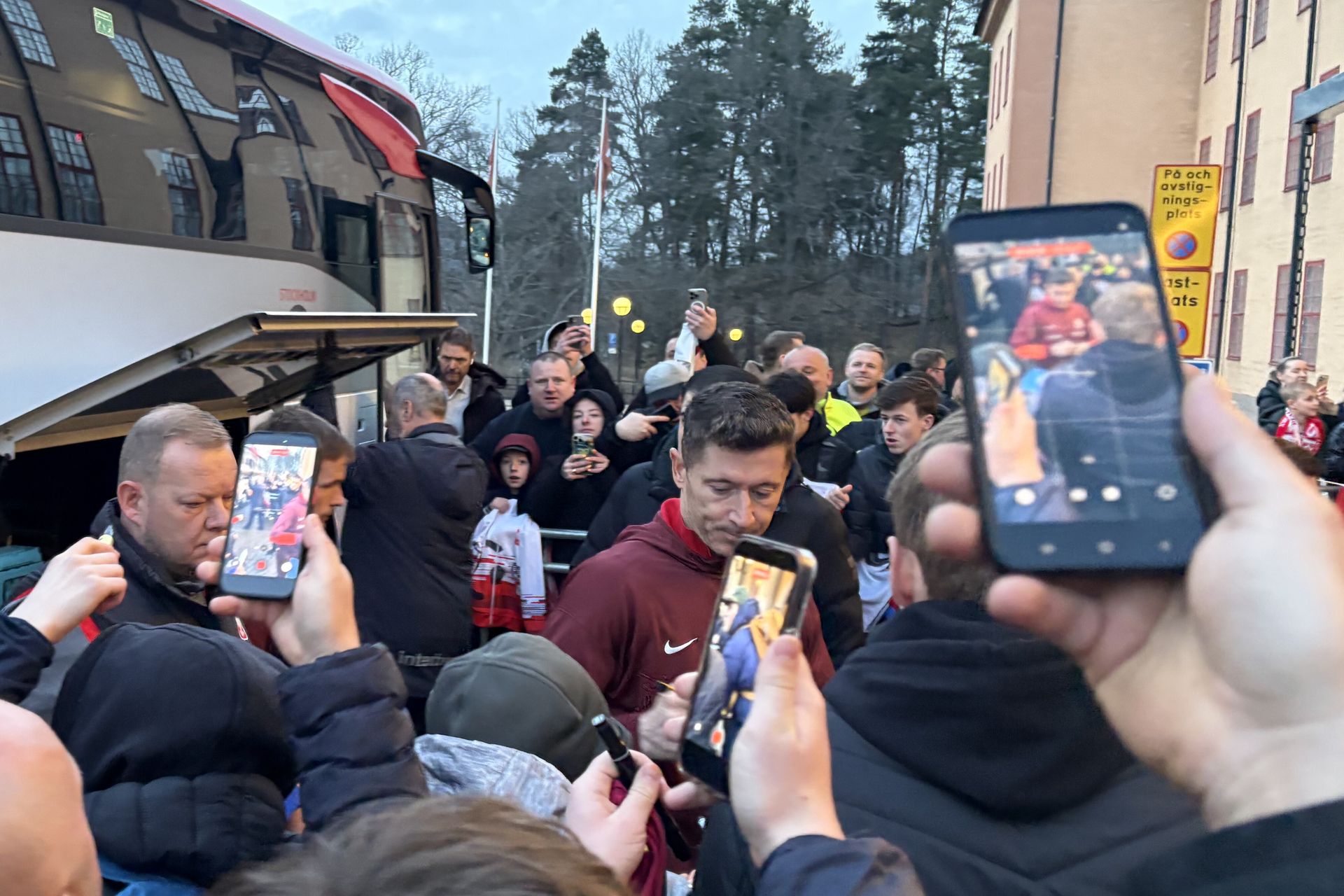 To dzieje się w szwedzkich barach. Skutek meczu z Polską