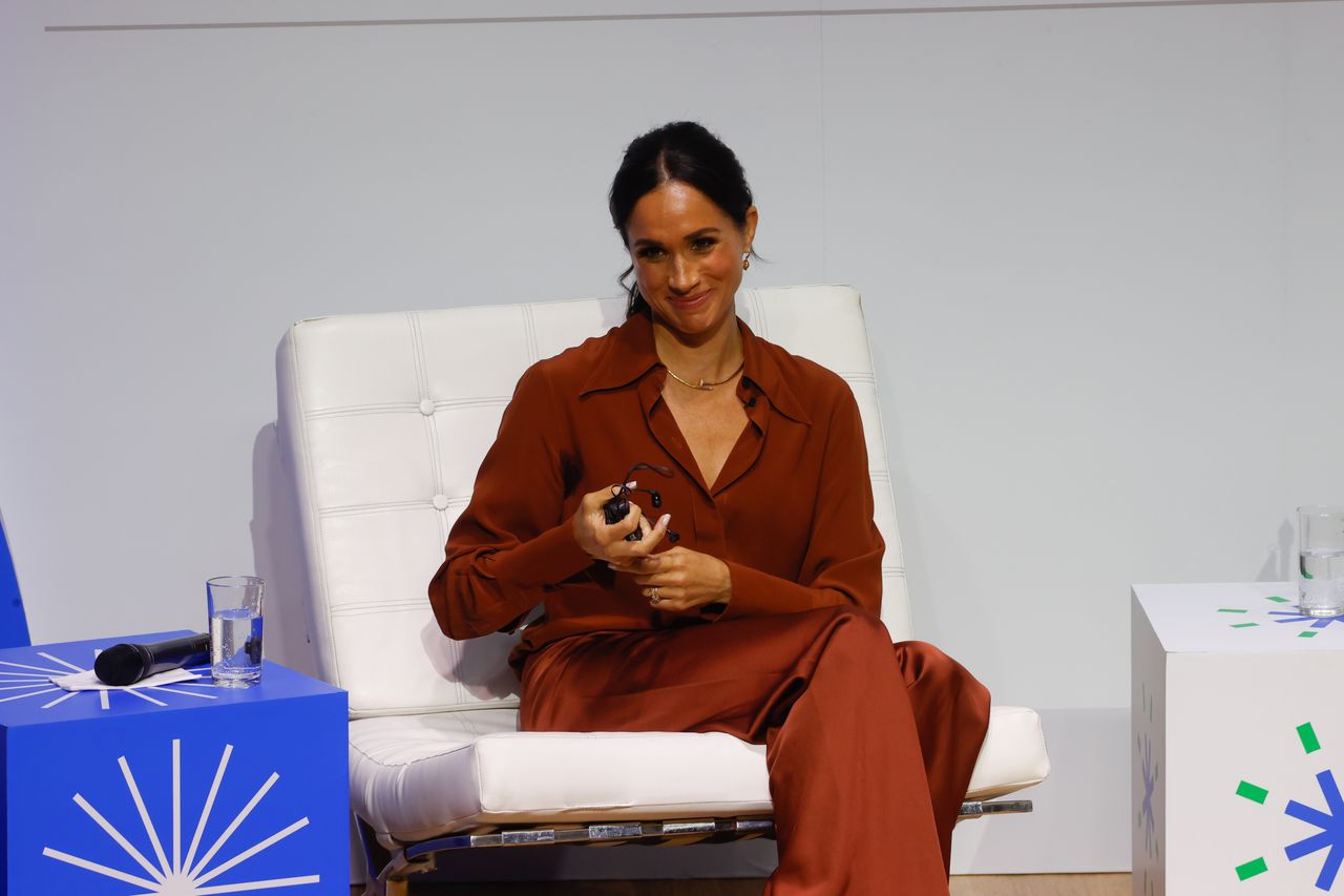 BOGOTA, COLOMBIA - AUGUST 15: Britain's Meghan, Duchess of Sussex attends the 'Responsible Digital Future' forum at EAN University in Bogota, Colombia on August 15, 2024. Prince Harry and Meghan Markle land in Colombia to join Marquez in discussions with women and youth on combating discrimination and cyberbullying. (Photo by Juancho Torres/Anadolu via Getty Images)