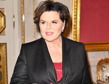 Alicja Resich wychowała się wśród świadków Jehowy. Mama opowiadała jej o końcu świata