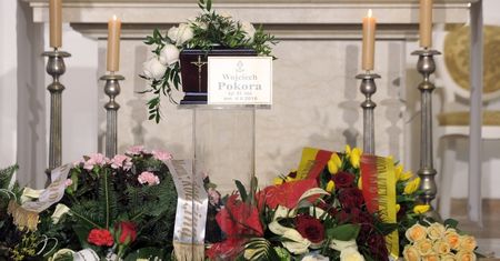 Rodzina i przyjaciele żegnają Wojciecha Pokorę (ZDJĘCIA)