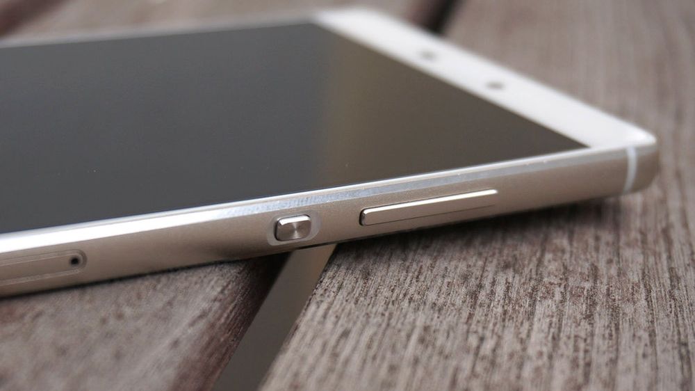 5 lat temu Huawei dostarczył na rynek 3 mln smartfonów. W 2015 było ich ponad 30 razy więcej 1