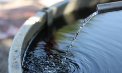 Bakterie w wodzie pod Warszawą. Sanepid ostrzega