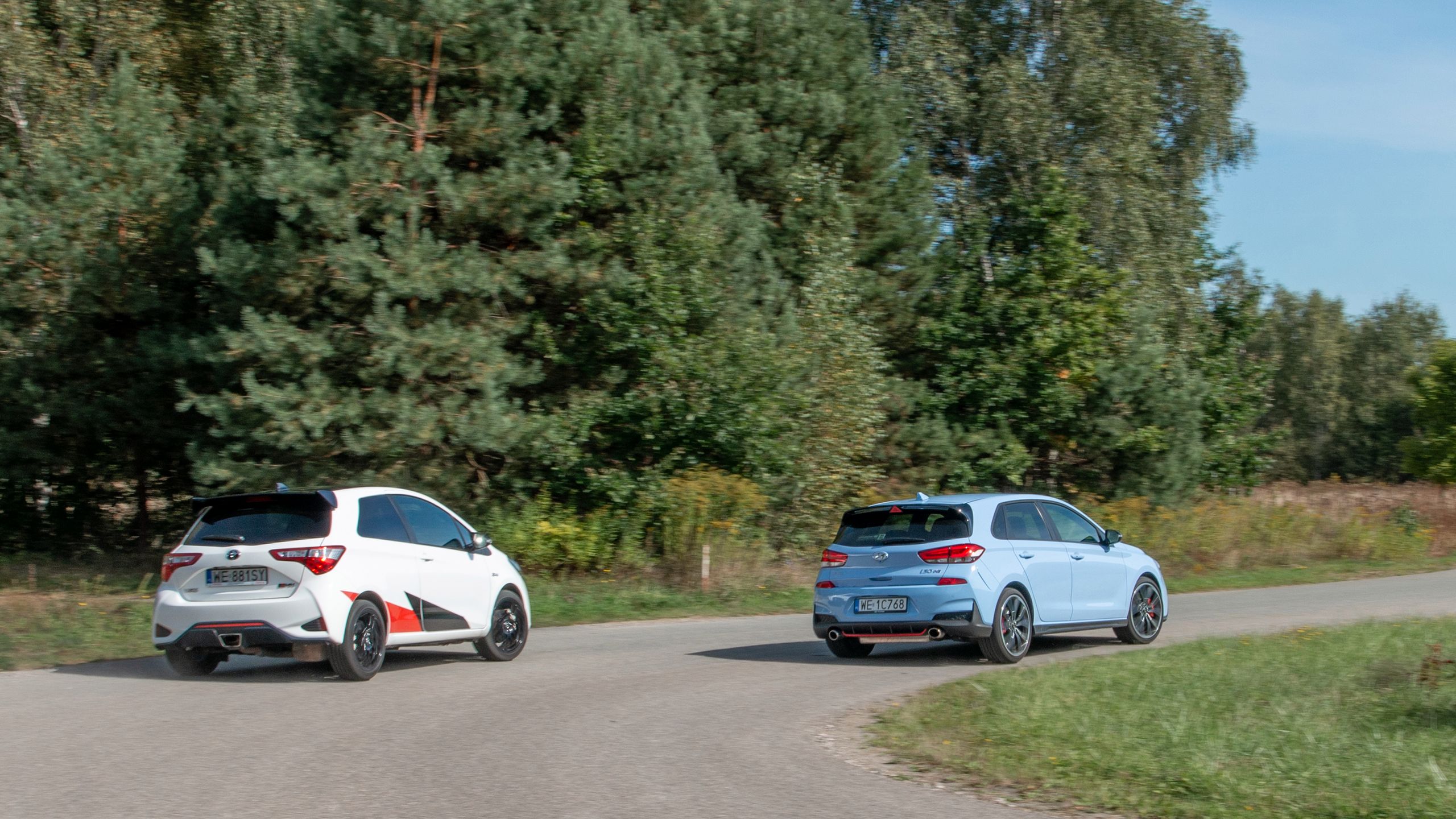 GRMN jest w pełni naturalny i w razie czego podsterowny. Hyundai zrobił maszynę, z którą można zrobić wszystko - od podsterowności do mocnego zarzucenia tyłem.