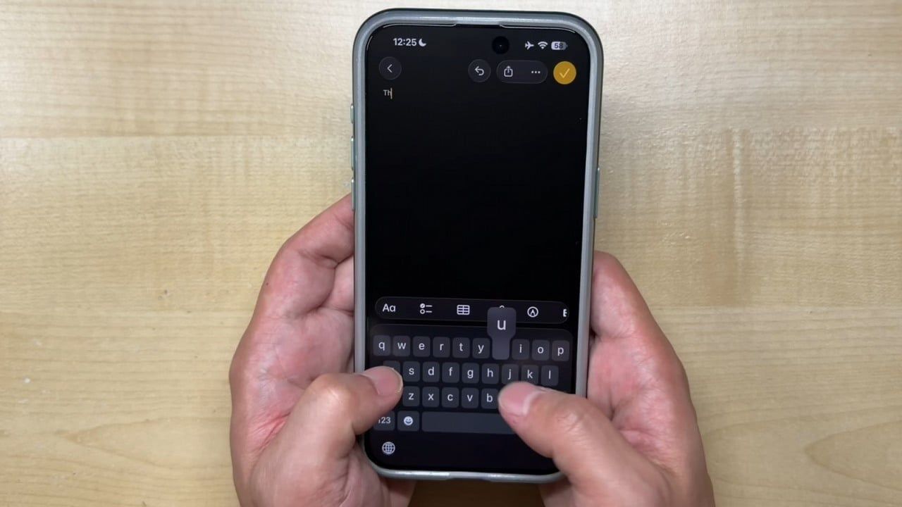 iOS 26 zepsuł klawiaturę na iPhone'ach? „Moje pisanie od razu się pogorszyło”