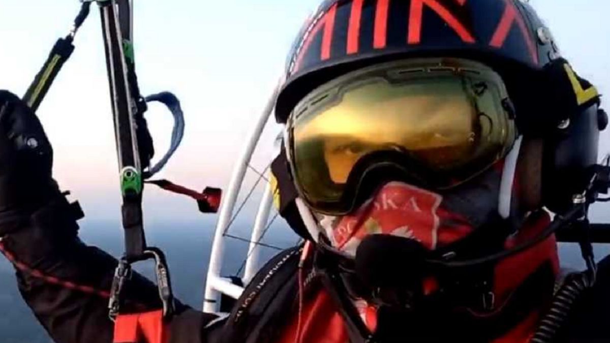 Policjant zauważył dym z motoparalotni.