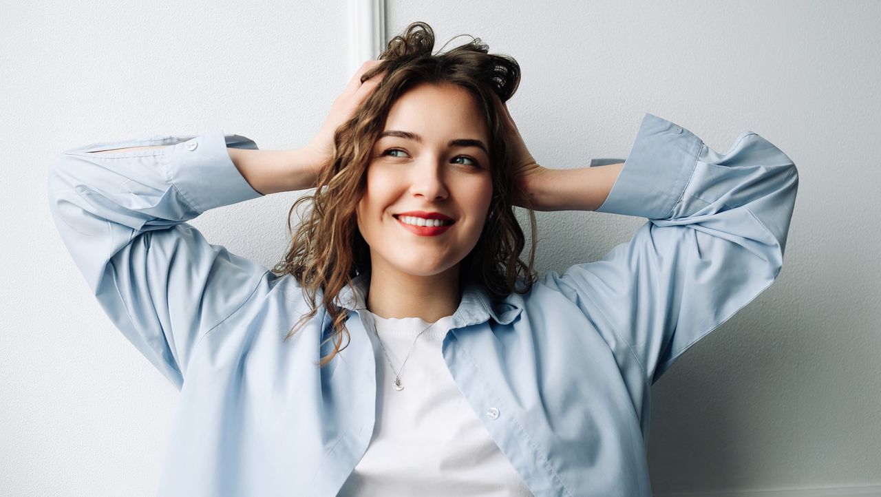 Profesjonalna regeneracja włosów w domu – czy to możliwe?