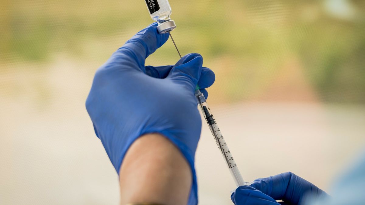 Szczepibus w Gdyni23.07.2021 - Gdynia, "Szczepibus" mobilny punkt szczepien plenerowych przeciw Covid-19  | Fot. Marcin Bruniecki/REPORTERMarcin Bruniecki/REPORTER