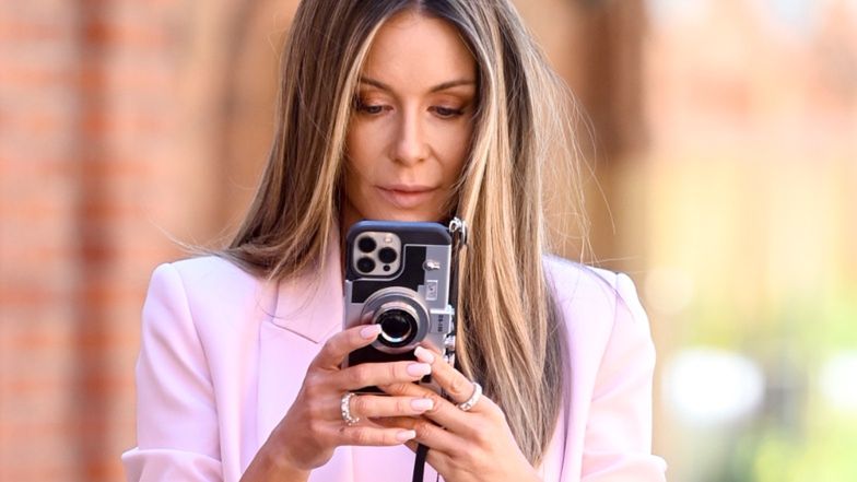 Fani wytykają Małgorzacie Rozenek, że wyszczuplając talię na zdjęciu zdeformowała wazon