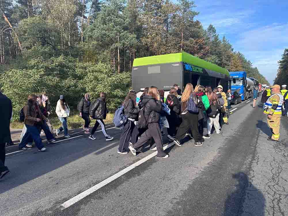 Stara Łubianka: Zderzenie autokaru z cysterną i samochodem osobowym