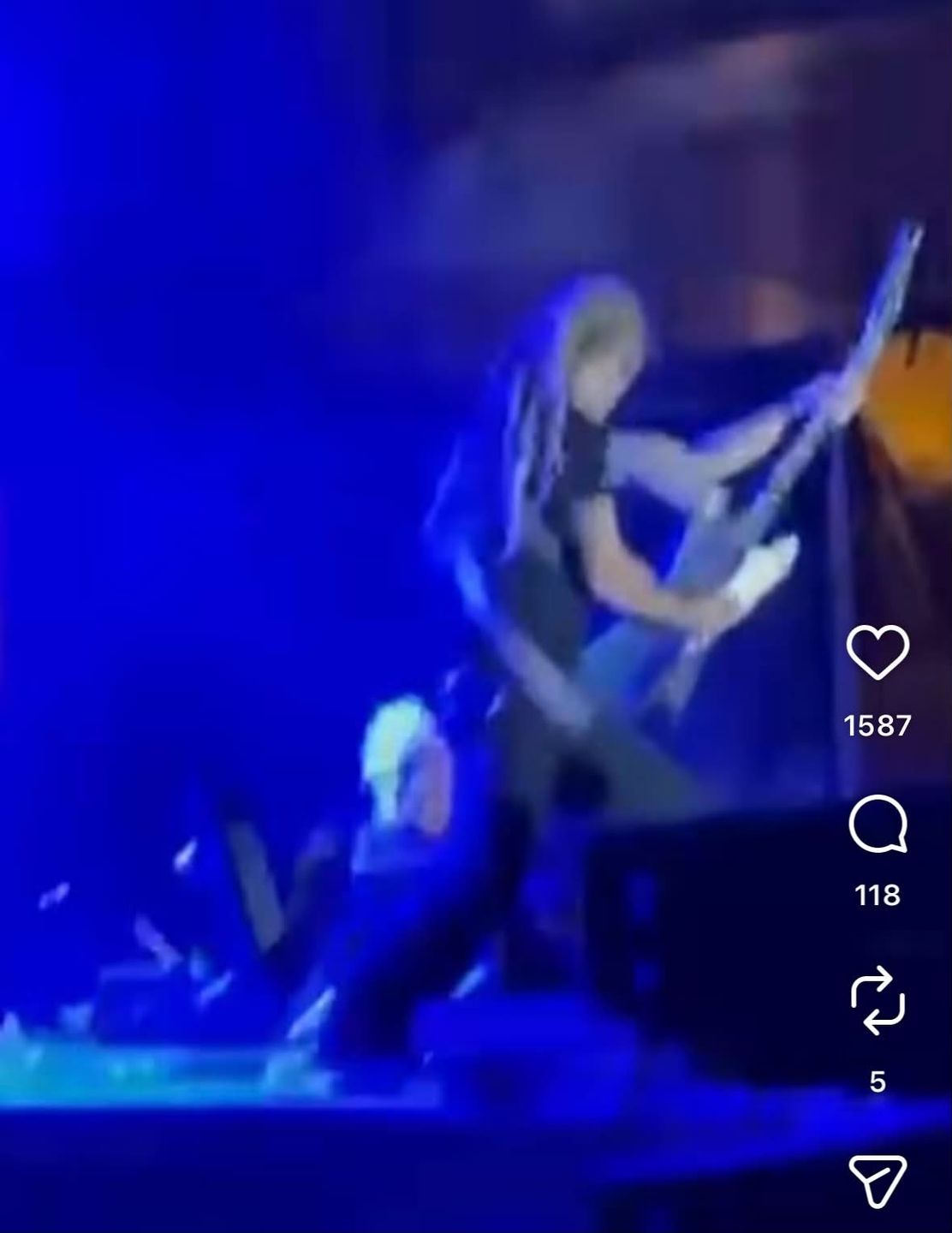 Małgorzata Ostrowska upada na scenie