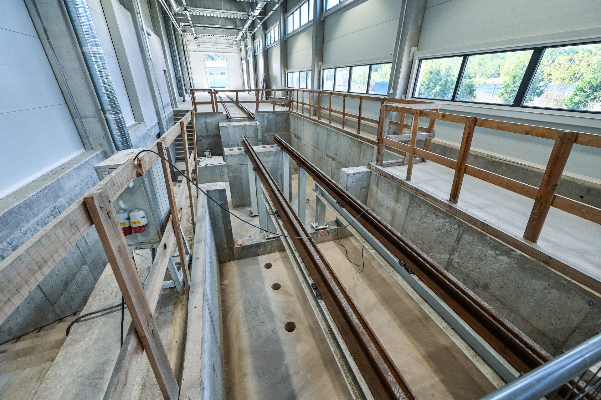 Istotną częścią zadania jest budowa hali reprofilacji obręczy.