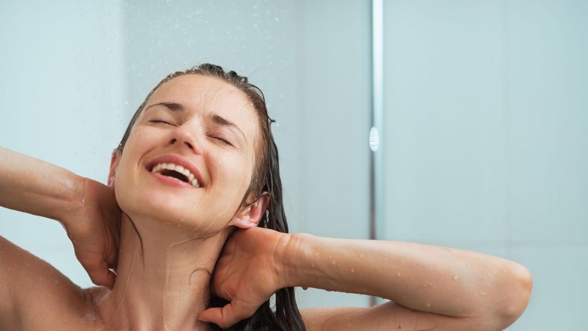 5 prysznicowych nawyków, które niszczą skórę
