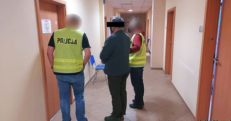 Pijany kierowca dwa razy wjechał do rowu dwoma różnymi autami, ale jednego dnia