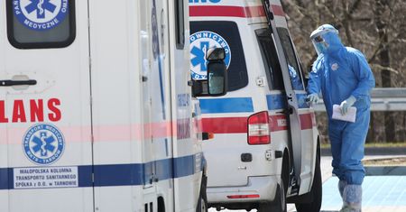Koronawirus. Dodatek dla medyków walczących z COVID-19. "Nie znam nikogo, kto go dostał"