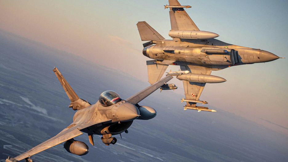 Polskie myśliwce F-16 biorące udział w natowskiej misji Baltic A